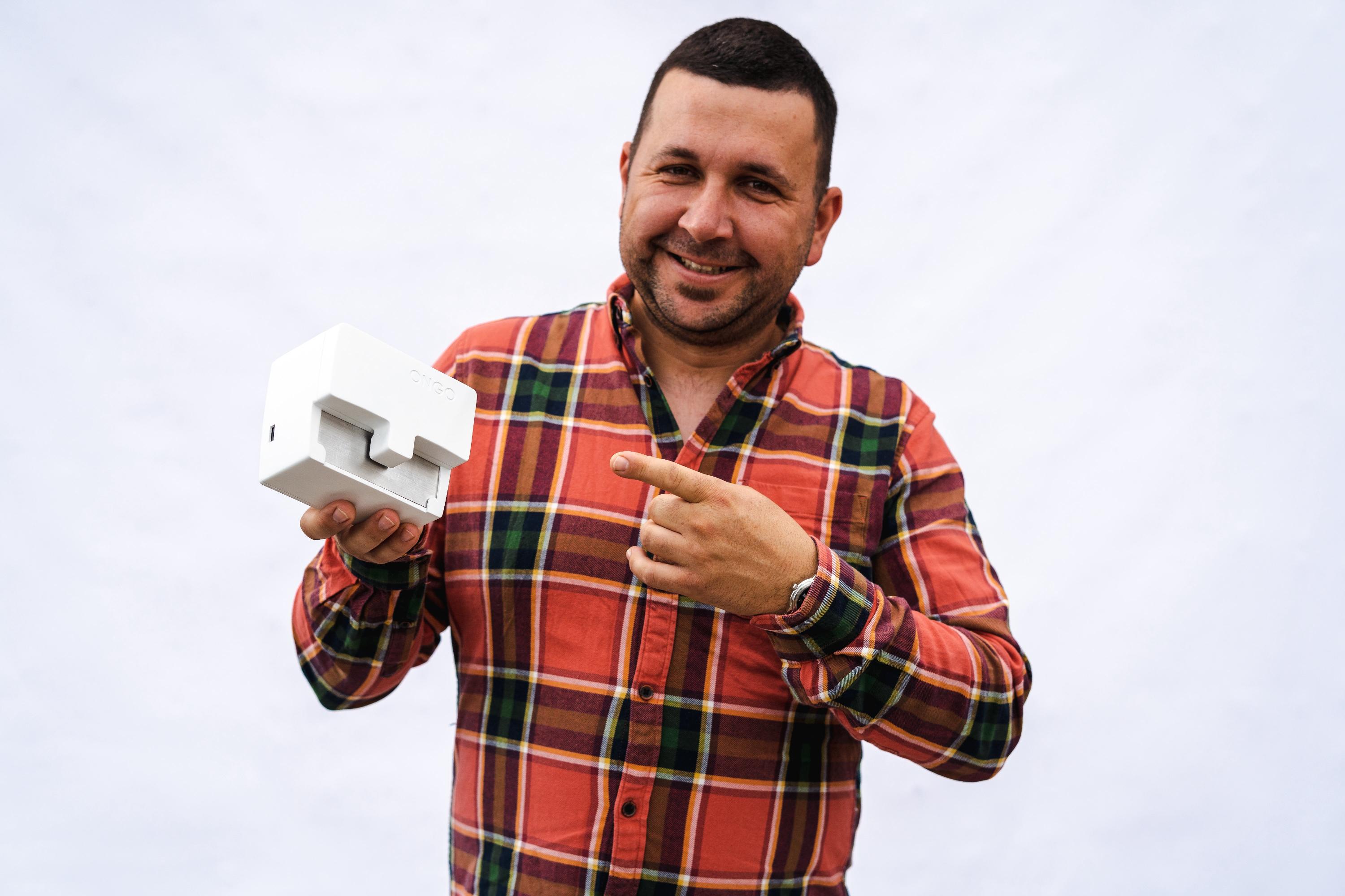 Breeder holding Ongo Vision