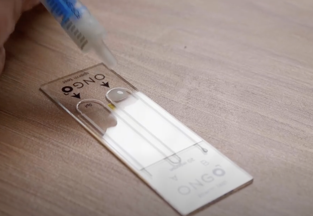 Ongo Slides inserting sample at chamber opening